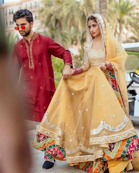 Stunning Pakistani Mehendi Outfits For Trendsetter Brides