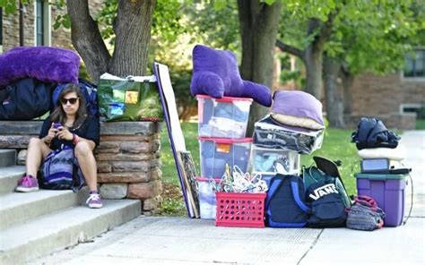 10 Tips For Moving Into Your Dorm Society19