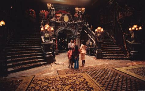 Gracey Manor Film Version Haunted Mansion Wiki Fandom Disney