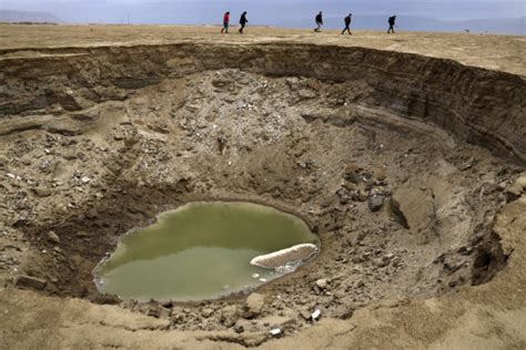 Sinkholes On Receding Dead Sea Shore Mark Natures Revenge Inquirer
