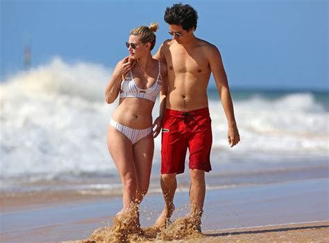 Cole Sprouse And Lili Reinhart Heat Up Hawaii With Pda Filled Beach Day