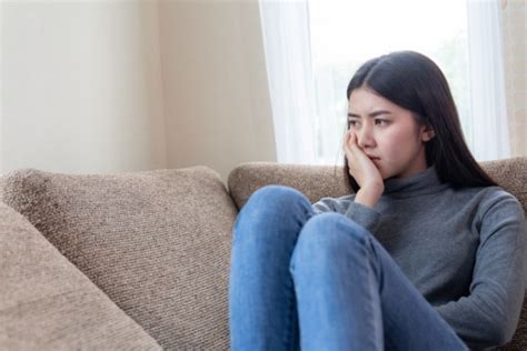 Depresi adalah gangguan mental yang dapat dialami siapa pun. Hati-Hati, Ini 5 Tanda Depresi yang Terlihat Secara Fisik ...