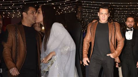 Salman Khan Hugs Sonakshi Sinha Together At Her Manager Wedding Reception Party Youtube