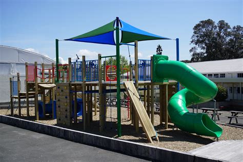 Primary School School Playground Centre Parks Playground