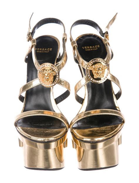 versace medusa platform sandals shoes ves43706 the realreal