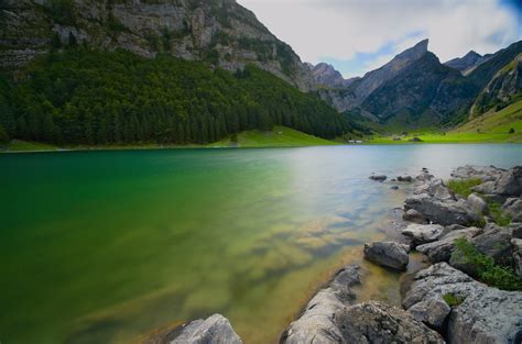 The lake can be reached by foot. Seealpsee Foto & Bild | natur, landschaft, berge Bilder ...