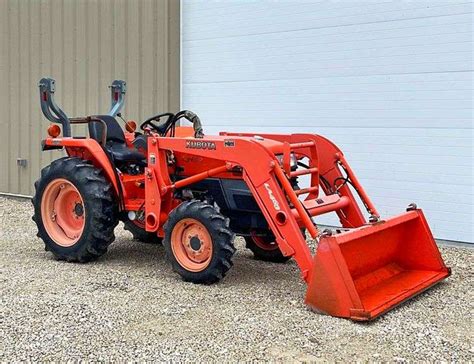 2006 Kubota L3400 Tractor W Loader Schneider Auctioneers Llc