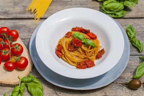Spaghetti Al Pomodoro Fresco Alla Moda Angela Simonelli