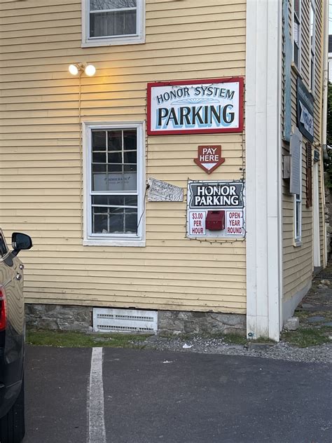 This Public Parking Lot In Maine Uses An “honor System” For Parking