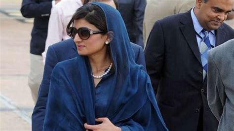 Pakistans First Female Foreign Minister Hina Rabbani Khar Re Enters In Sheikh Baz Sharifs