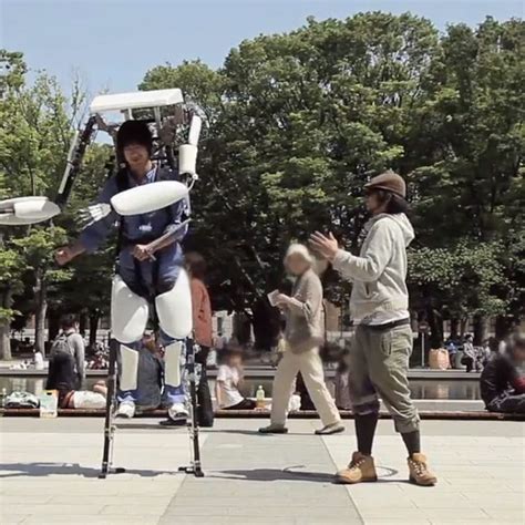 Giant Exoskeleton Mimics Your Every Move Moving Giants Carbon Fiber