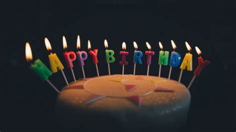 Bosan Rayakan Ulang Tahun Dengan Tiup Lilin Dan Potong Kue Coba 8 Ide