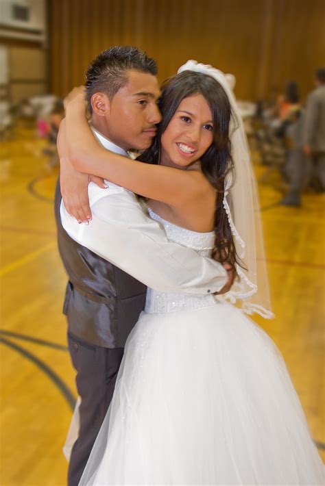 Hispanic Wedding Couple 1 Of 4 A Few Weeks Ago I Photograp Flickr