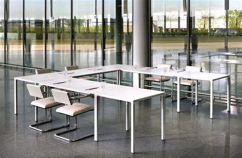 Training room tables & breakroom tables shop our multipurpose tables designed for today's modern workplace including seminar tables, office break room tables, huddle tables, and modular conference room tables with optional protective screens that can be added for social distancing. MEET-U-Modular meeting tables for training rooms | Tonon International srl
