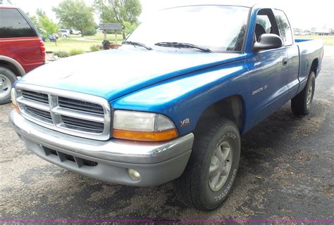 1998 Dodge Dakota SLT Club Cab Pickup Truck In Garden City KS Item