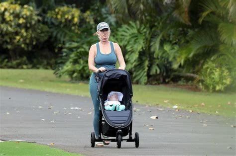 Katy Perry Goes For A Stroll With Baby Daisy In Hawaii
