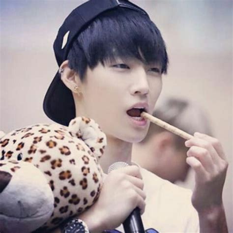 Asiachan has 1,049 jb images, wallpapers, hd wallpapers, android/iphone wallpapers, facebook covers, and many more in its gallery. #cute #jb #got7 | GOT7 - JB
