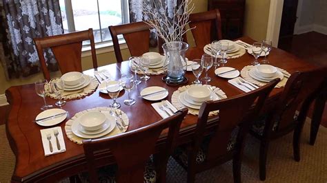 Try these beautiful thanksgiving table setting ideas, tablescapes, and decorations for your next thanksgiving! How to Set a Table for Thanksgiving [VIDEO | Table, Rustic ...