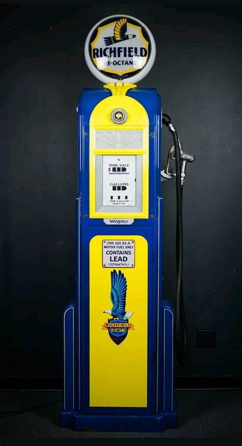 Restored Original Wayne Model 60 Gas Pump Richfield Gasoline