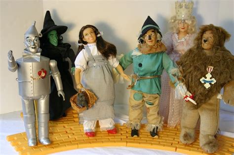 6 Wizard Of Oz 14 Dolls Complete Set W Stands Toto Witch Broom