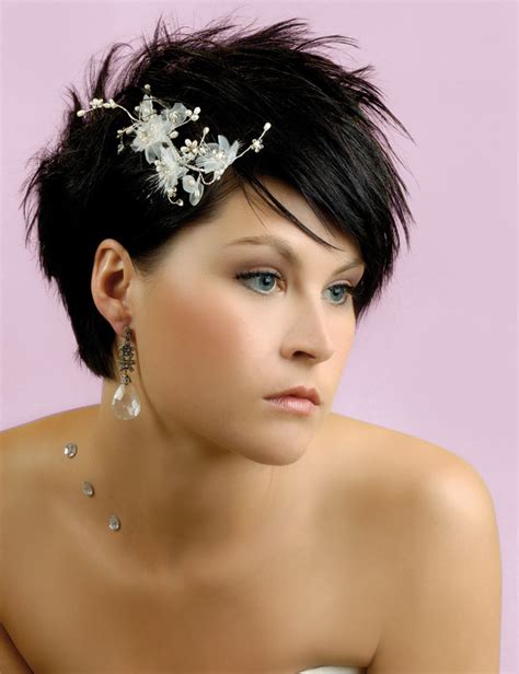 35 Lovely Wedding Hairstyles For Short Hair Slodive