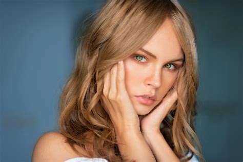 Download Blonde Green Eyes Russian Model Woman Anastasiya Scheglova Hd