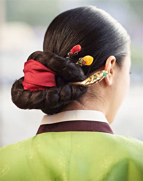 Traditional Korean Clothing Hanbok Traditional Hairstyle Korean