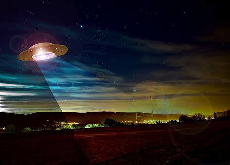 Ufo Sighting Mysterious Floating Bright Lights Freak Out Hawaii Residents Over The Weekend
