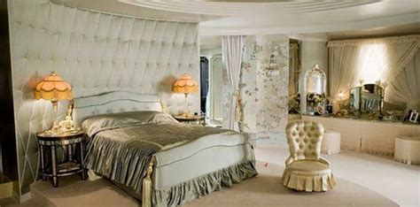 25 Glamorous Hollywood Regency Bedrooms Done Right Old Hollywood