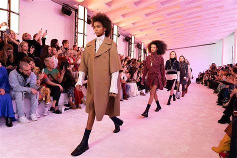 Watch All The Major Fashion Shows Live From Paris Fashion Week Vogue