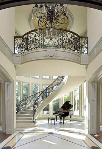 Eye For Design Decorate Your Staircase In Grand Style