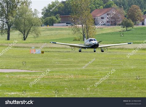 11402 Grass Runway Images Stock Photos And Vectors Shutterstock