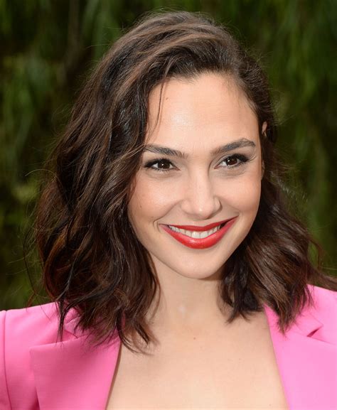Gal gadot is an israeli actress, singer, martial artist, and model. Gal Gadot - Variety's Creative Impact Awards in Palm Springs • CelebMafia
