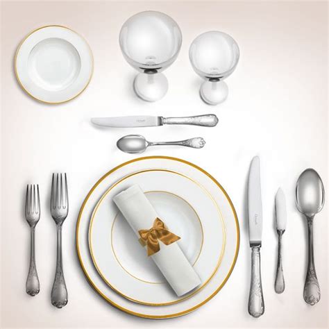 Voir plus d'idées sur le thème dressage de table, decoration table, deco table. ART DE LA TABLE - Dresser une table est un art qui a toute ...