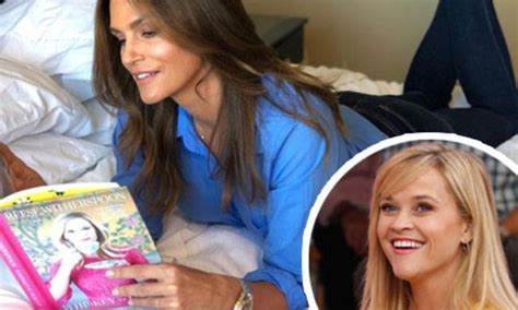 Cindy Crawford Looks Amused As She Plugs Reese Witherspoons Book Whiskey In A Teacup Daily