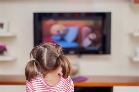 Enfant Et Télévision à Quel âge Peut Regarder La Télé Mpediafr