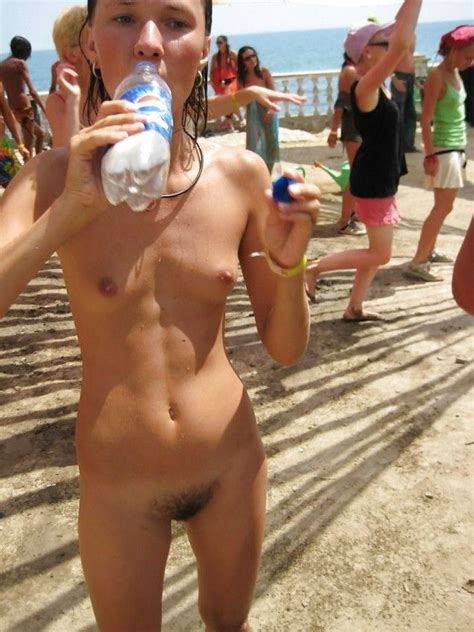 Fotos De Chicas Amateurs Desnudas En La Playa Parte