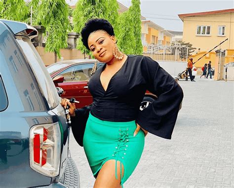 Actress Omalicha Elom Sends Troll To His Early Grave For Body Shaming Her Screenshots Kemi