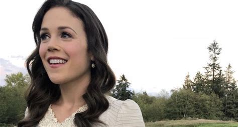 “when Calls The Heart” Star Erin Krakow Filming Something Wcth Related Media Traffic