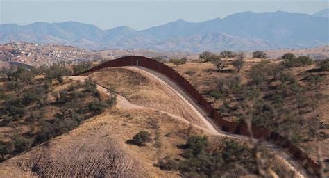Arrests Of Illegal Migrants On Us Mexico Border Plummet The