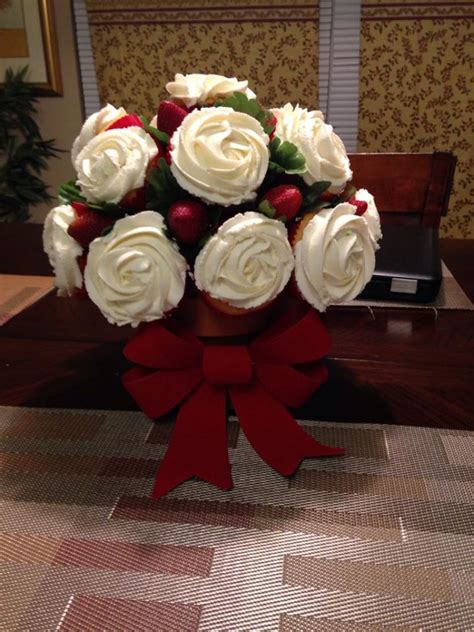 No matter whether you are looking for bunches or bouquets or baskets, we have them all. "Edible Arrangement" Cupcake Bouquet | Cupcake flower ...