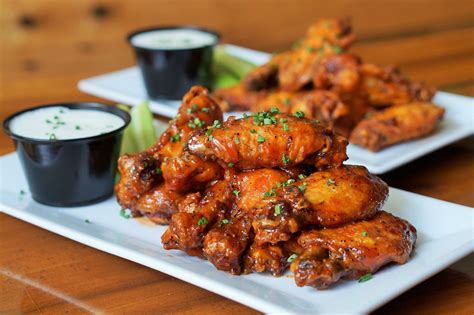 Check Out The Best 16 Food & Drink Game Day Specials ...