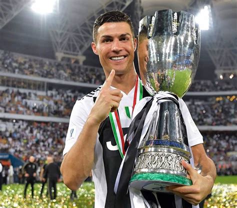 Net worth) der stars, sternchen, unternehmer und prominenten aus den verschiedensten bereichen. Cristiano Ronaldo Supercopa | Luxusleben.info