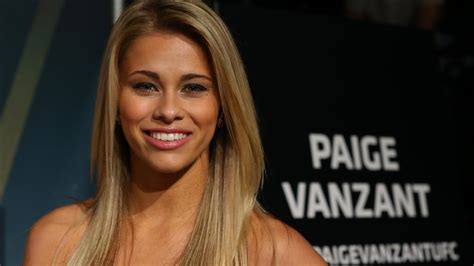 Mma News Paige Vanzant Signs Deal With Bare Knuckle Fighting