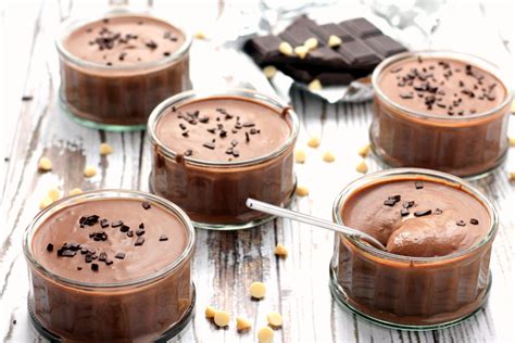 This chocolate mousse is romantic, luxurious, and incredibly easy to make. Easy Baileys Chocolate Dessert Pots | Happy Veggie Kitchen