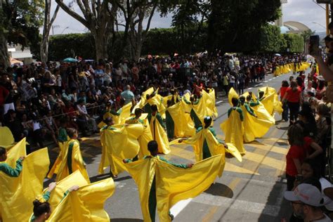 veja as fotos do desfile em comemoração aos 140 anos de campo belo