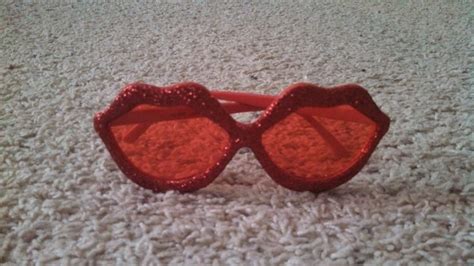 Oh Yes Thats Right This Are Red Sparkle Lip Shaped Sunglasses