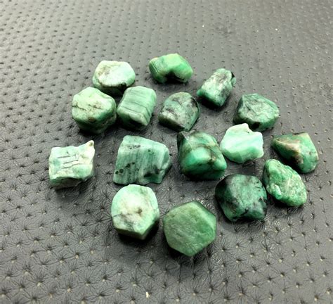 10 Pieces Unpolished Emerald 18 20 Mm Rawuntreated May Etsy