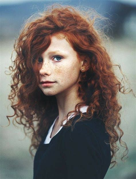 Pin By Tia Addie On Chevelures Beautiful Red Hair Red Curly Hair