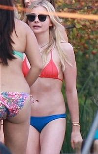 Chloe Grace Moretz In A Bikini On The Set Of Neighbors